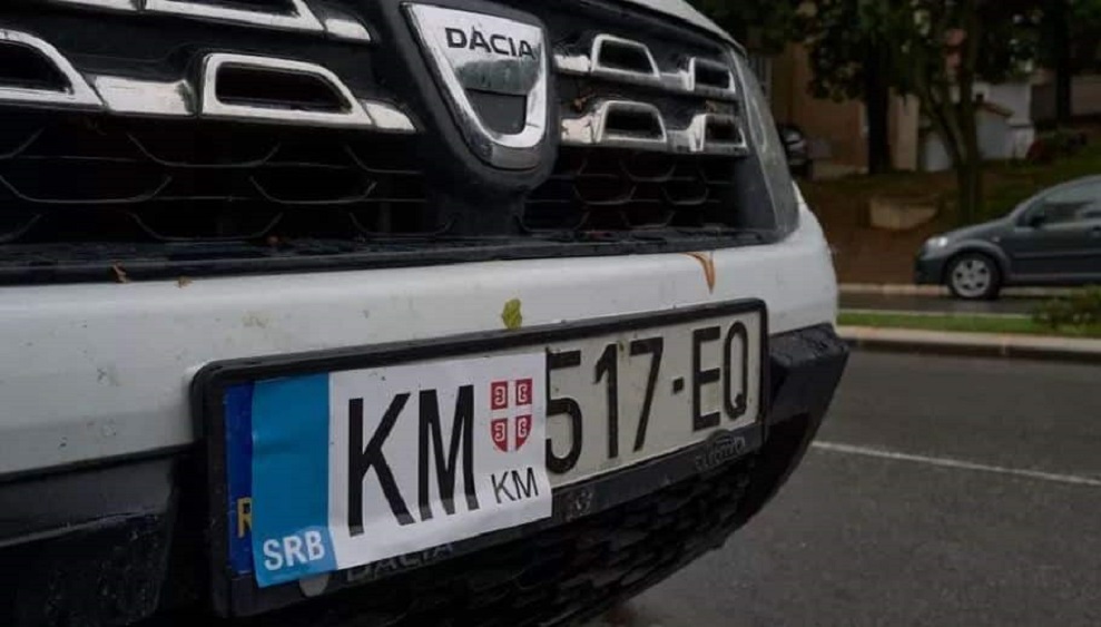 Qeveria e Kosoves shtyn afatin per riregjistrimin e mjeteve me targa serbe